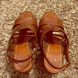 Fantastic condition!  Vince Camuto wedges.